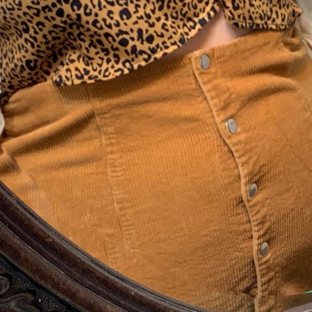 Mustard skirt!